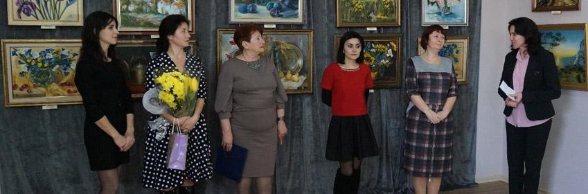 В Крымскотатарском музее культурно-исторического наследия проходит выставка «Весенние краски»