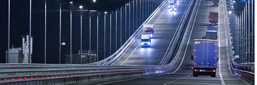1 октября открылось движение грузового транспорта по Крымскому мосту